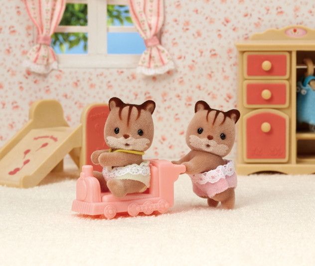 Tercera imagen de los Gemelos Ardilla de la Nuez - Sylvanian Families