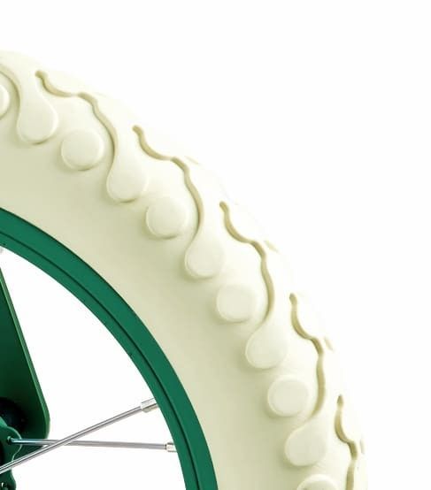 Sexta imagen de la Bicicleta de Equilibrio Verde de Hape